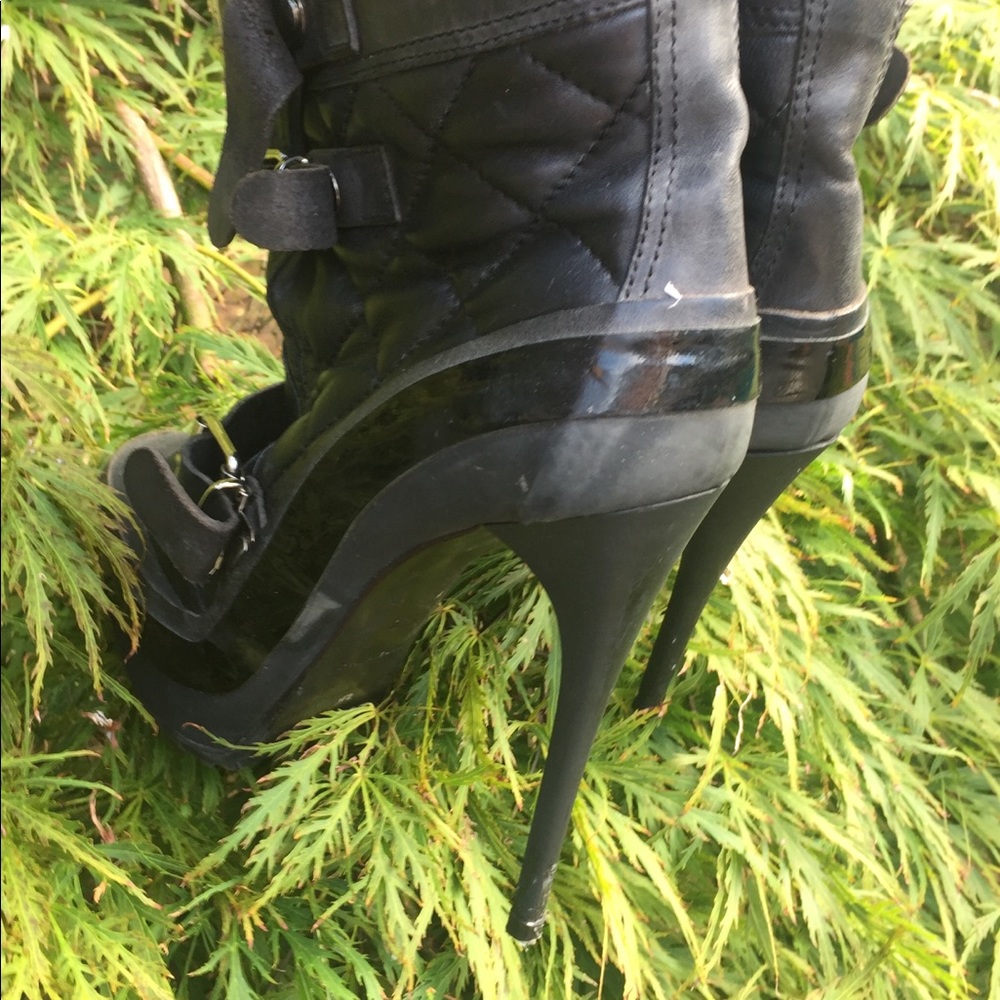 Burberry Women’s Ankle Boots Black Quilted Size 10 - Picture 7 of 8
